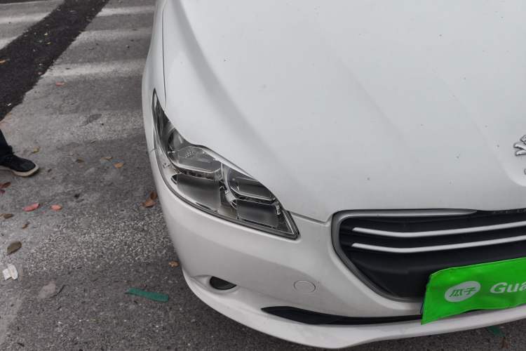 Used Peugeot 301 2014 1.6L Manual Comfort Edition Right Front Headlight