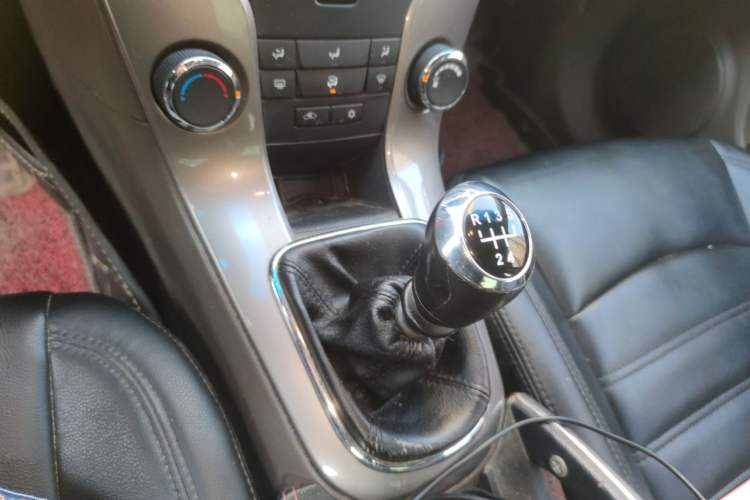 Used Chevrolet Cruze 2015 1.5L Classic SE MT
