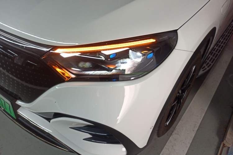 Used Mercedes-Benz EQE SUV 2024 350 4MATIC Pioneer Edition Left Front Headlight