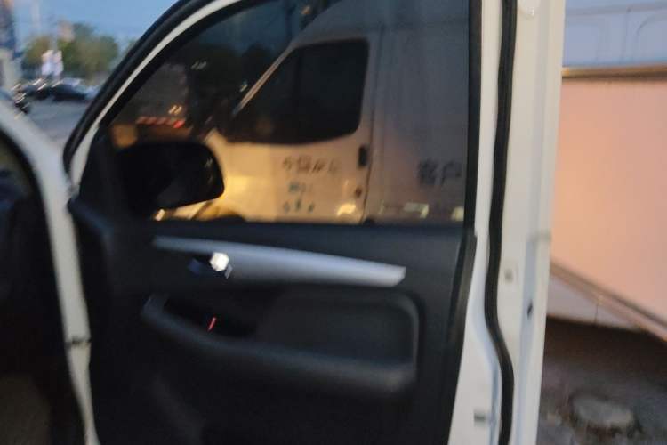 Used Isuzu JLM 2022 2.8T Classic Diesel 4x4 Comfort Version Standard Wheelbase JE493ZLQ6E
