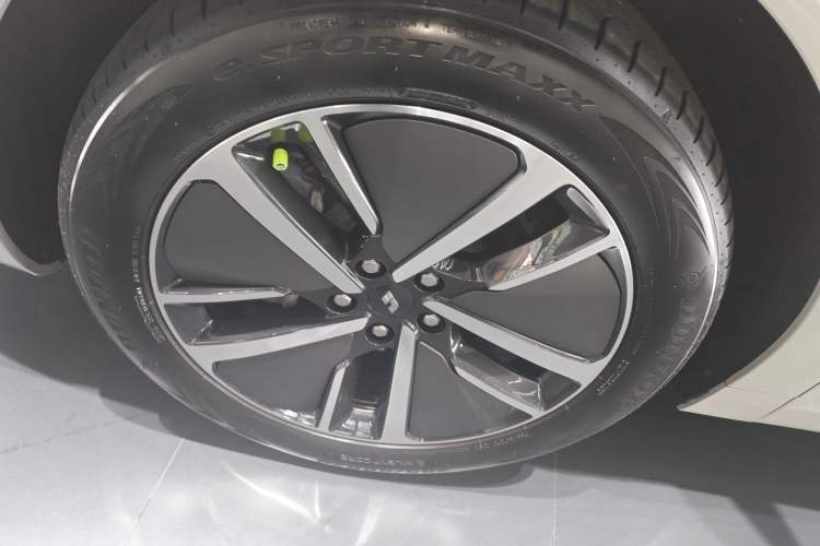 Used Li Auto L6 2024 Pro Model Left Front Wheel Hub