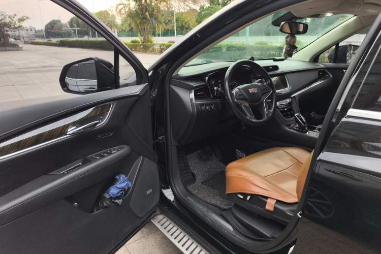 Used Cadillac XT5 2018 25T Luxury Model
