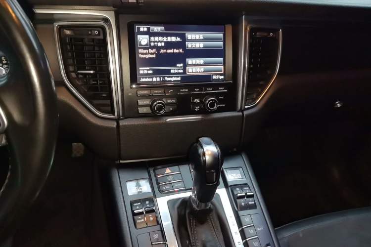 Used Porsche Macan 2014 Macan 2.0T Audio And AC Panel