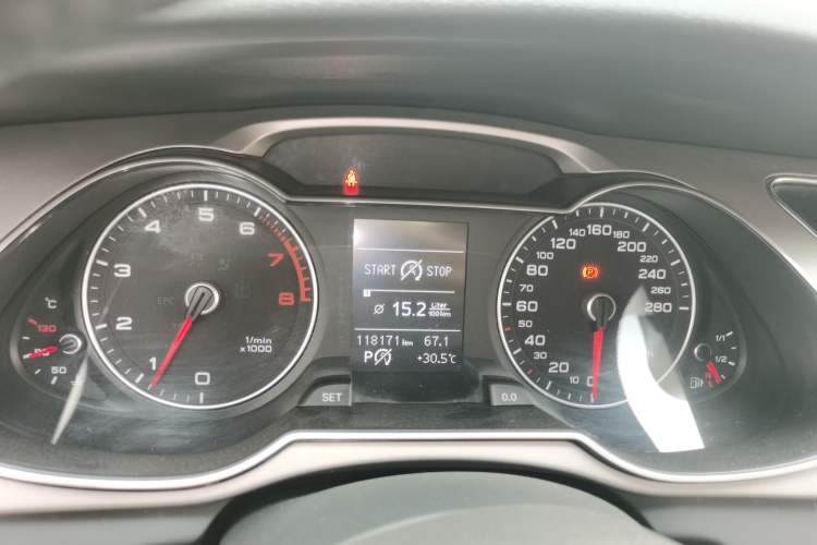 Used Audi A4L 2015 35 TFSI Automatic Luxury Edition Instrument Cluster