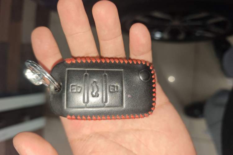 Used Roewe RX5 2016 20T Two-Wheel Drive Automatic Internet Smart Edition Vehicle Key