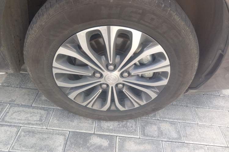 Used Buick GL8 2023 Land Executive Class Comfort Model