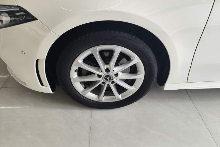 Used Mercedes-Benz A-Class 2021 A 200 L Sport Sedan Fashion Model
