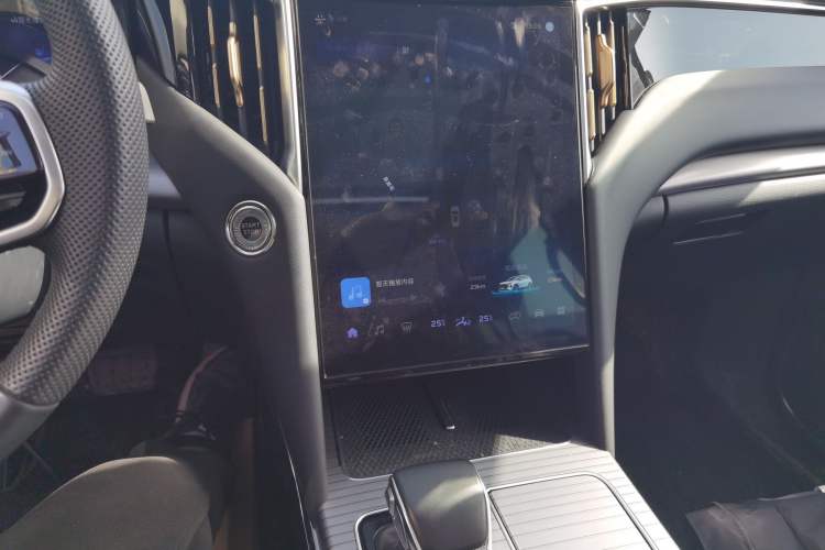 Used Hongqi HS7 PHEV 2024 2.0T PHEV Four-Wheel Drive Flagship Edition 7 Seats
