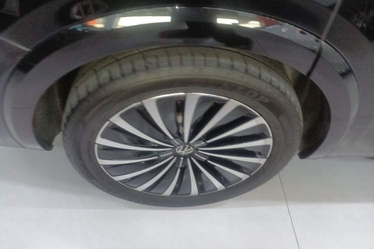 Used Volkswagen Viloran 2024 380TSI Flagship Edition Right Rear Wheel Hub