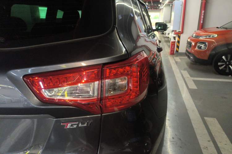 Used CHANGAN CS75 2017 Shangkui Edition 1.5T Manual Luxury Model Right Rear Taillight