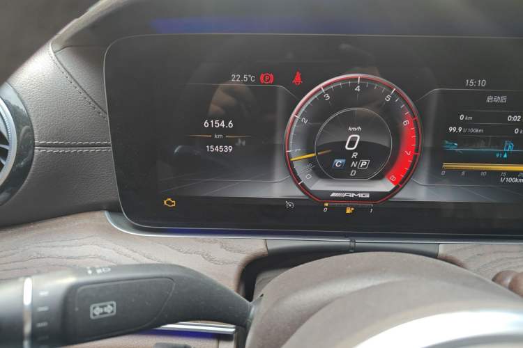 Used Mercedes-Benz E-Class 2019 Restyled E 300 L Luxury Edition Odometer Close Up