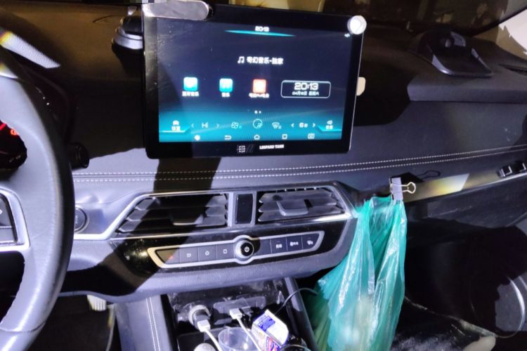 Used BYD Song 2020 Classic Edition 1.5T Manual Luxury Model Audio And AC Panel