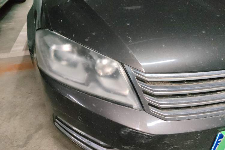 Used Volkswagen Magotan 2012 Revised 1.8TSI Luxury Version Right Front Headlight