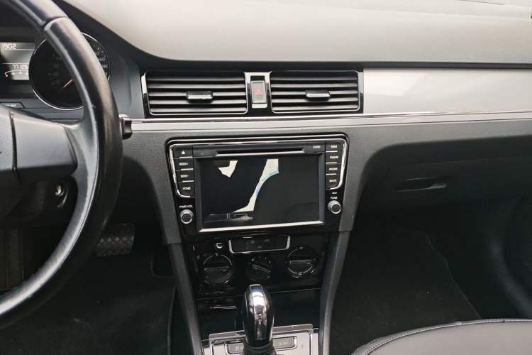 Used Volkswagen Bora 2015 Qihui Edition 1.6L Automatic Fashion Model