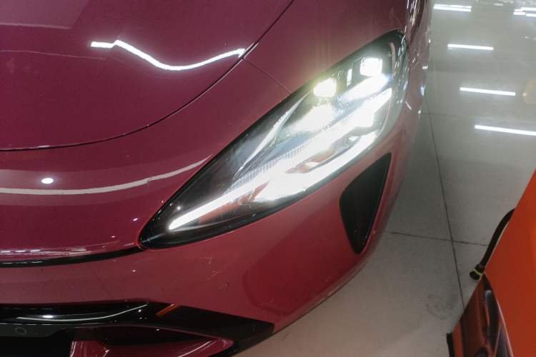 Used Xiaomi Auto SU7 2024 Four-Wheel Drive Ultra-Long Range Advanced Intelligent Driving Max Edition Left Front Headlight