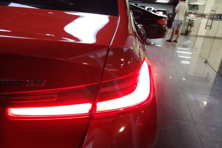 Used BMW i3 2022 eDrive 35 L
