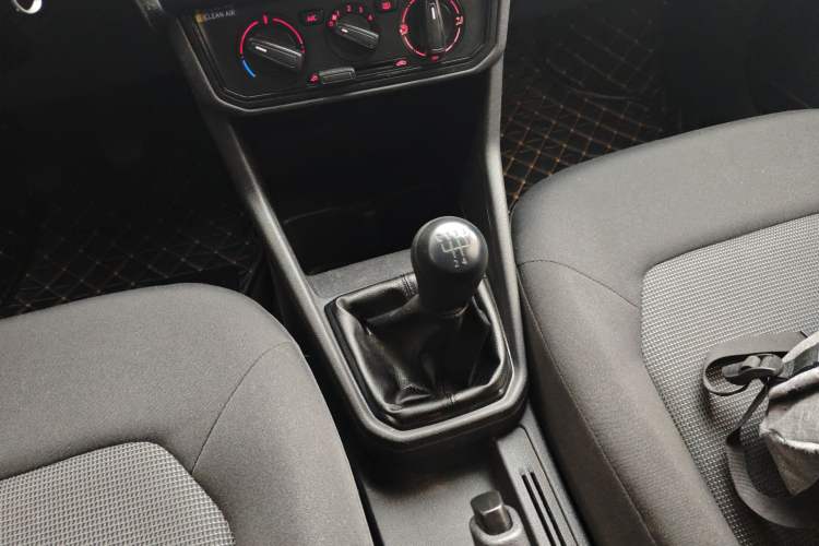 Used Volkswagen Jetta 2017 1.4L Manual Fashion Edition