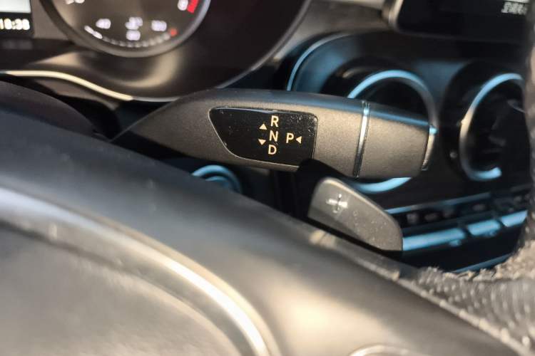 Used Mercedes-Benz C-Class 2015 C 200 L 4MATIC Sport Edition Gear Lever