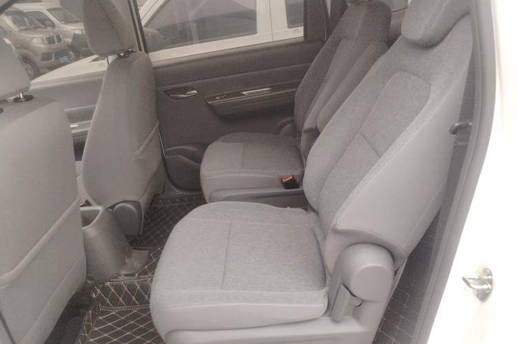 Used Wuling Hongguang New Energy 2025 Extended-Range Hybrid 50KM Comfort Version
