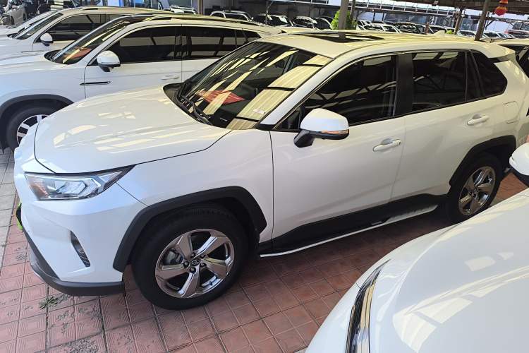 Used Toyota RAV4 2020 2.0L CVT Two-Wheel Drive Fashion Edition