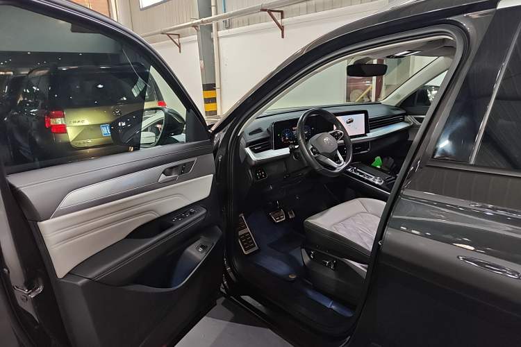 Used Volkswagen Tavendor 2023 380TSI Four-Wheel Drive R-Line Cruise Edition