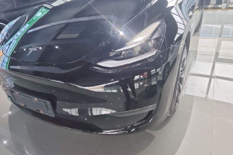 Used Tesla Model Y 2021 Long-Range All-Wheel-Drive Version
