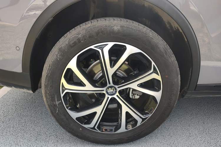 Used BYD Tang New Energy 2025 Intelligent Driving Version DM-i 115KM Flagship Edition Right Rear Wheel Hub