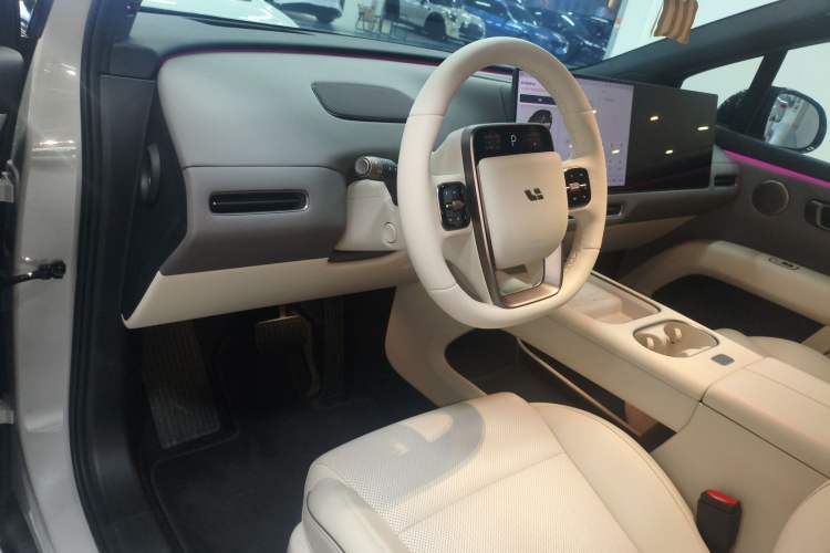 Used Li Auto Li Auto i6 2025 Model Two-Wheel-Drive Standard Type