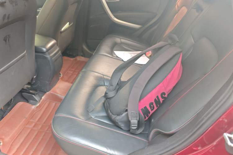 Used Bestune X80 2013 2.0L automatic luxury version
