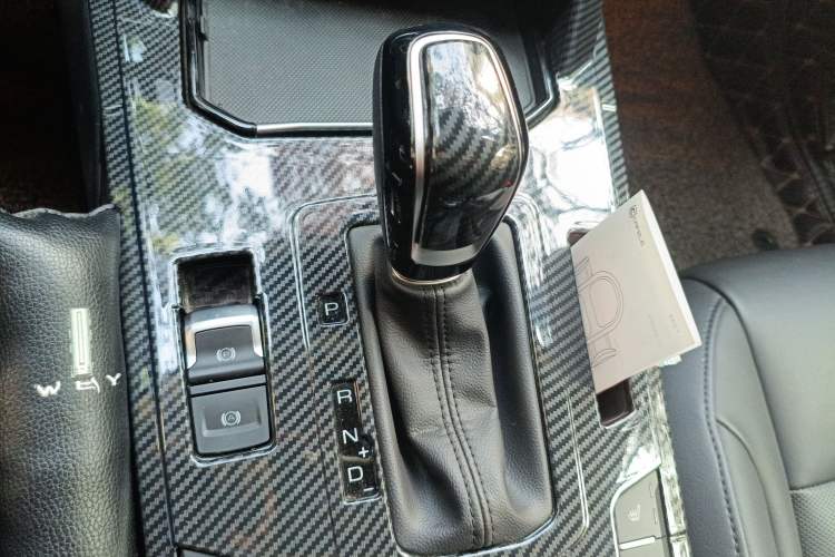 Used Wey VV7 2017 2.0T Flagship Model Gear Lever