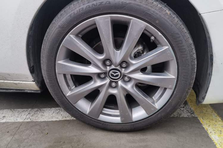 Used Mazda 3 Axela 2021 2.0L Automatic Zhiya Edition Right Front Wheel Hub