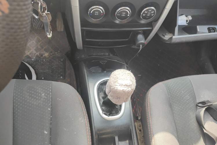 Used CHANGAN CX20 2014 1.4L Manual Sport Version China IV Standard Gear Lever