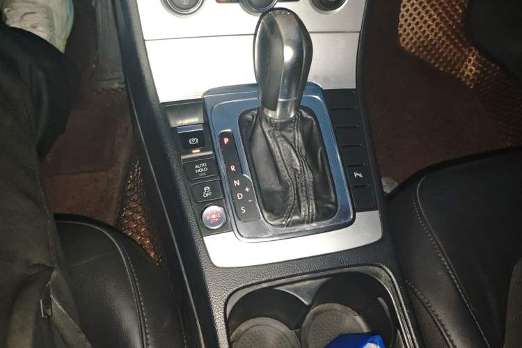 Used Volkswagen Magotan 2015 Facelift 1.8TSI Luxury Model Gear Lever