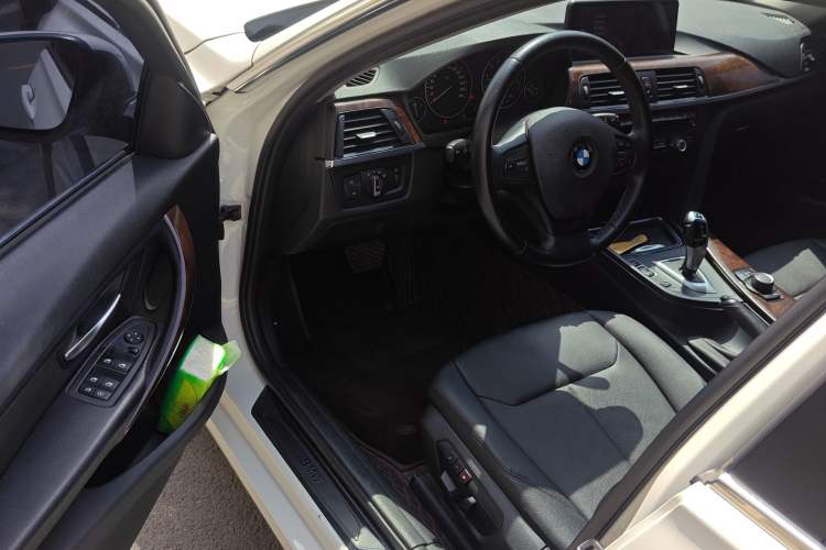 Used BMW 3 Series 2013 320Li Fashion Model
