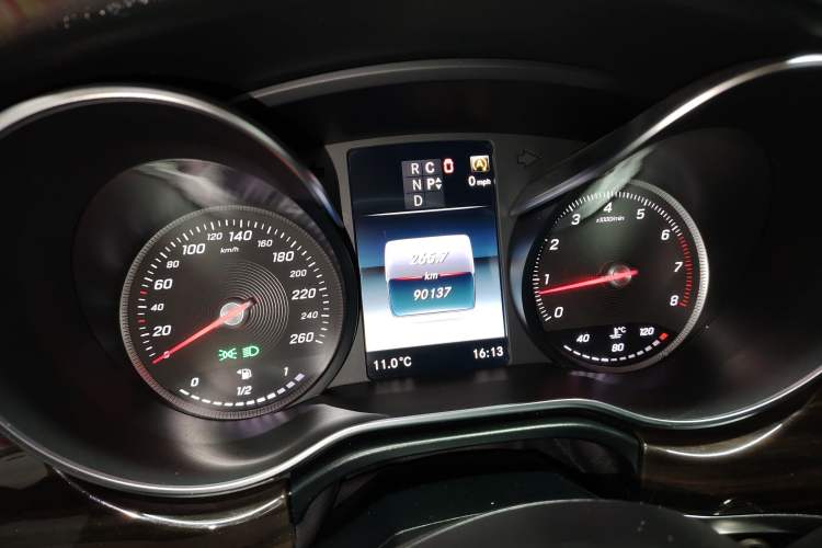 Used Mercedes-Benz V-Class 2018 V 260 Avantgarde Edition China VI
