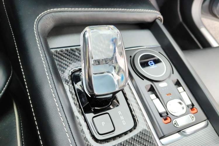 Used Volvo S60 2023 B4 Zhiyuan Sport Edition Gear Lever