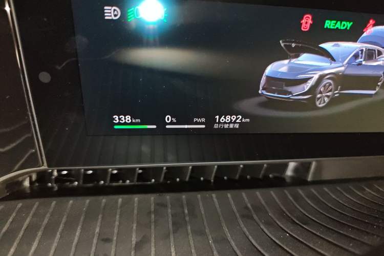 Used Avatr 07 2024 Max Pure Electric Edition Odometer Close Up