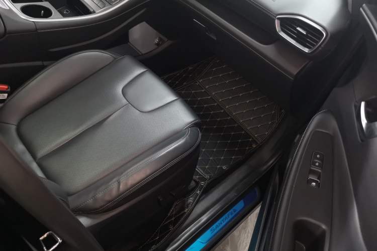 Used Hyundai Santa Fe 2023 Traveler 380T GDi Automatic Two-Wheel Drive GLX Elite Edition Right Front Seat