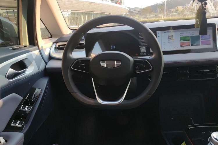 Used Geometry E Firefly 2022 401 km Linglong Tiger 4 Seats