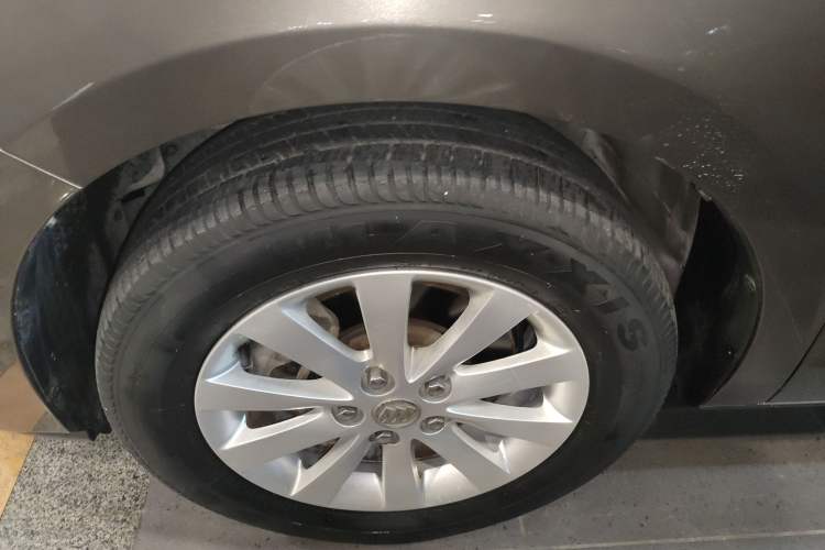 Used Buick GL8 2015 2.4L Luxury Business Premium Edition
