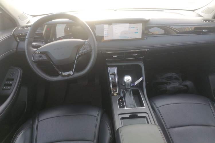 Used Roewe i5 2023 1.5L CVT Luxury Edition Center Console