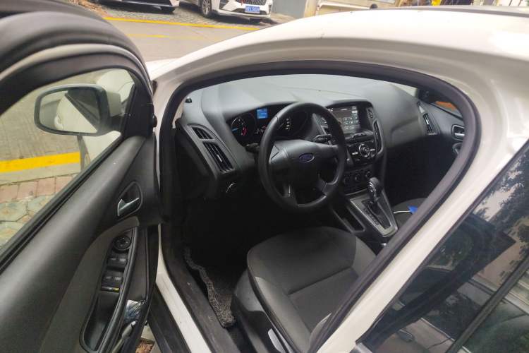 Used Ford Focus 2012 Hatchback 1.6L Automatic Comfort Model