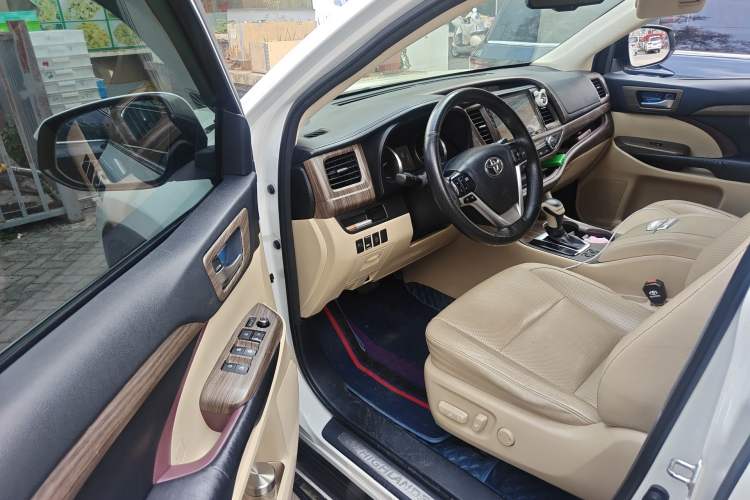 Used Toyota Highlander 2017 2.0T Four-Wheel Drive Luxury Edition 7 Seats
