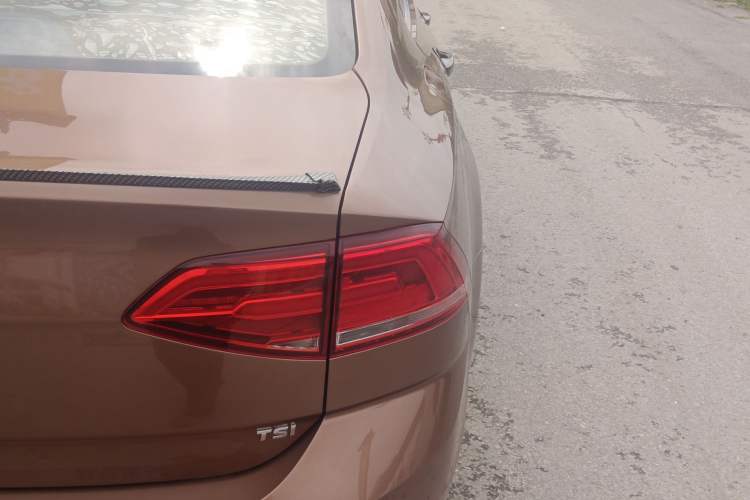 Used Volkswagen Lamando 2018 280TSI DSG Comfort Edition Exterior 3