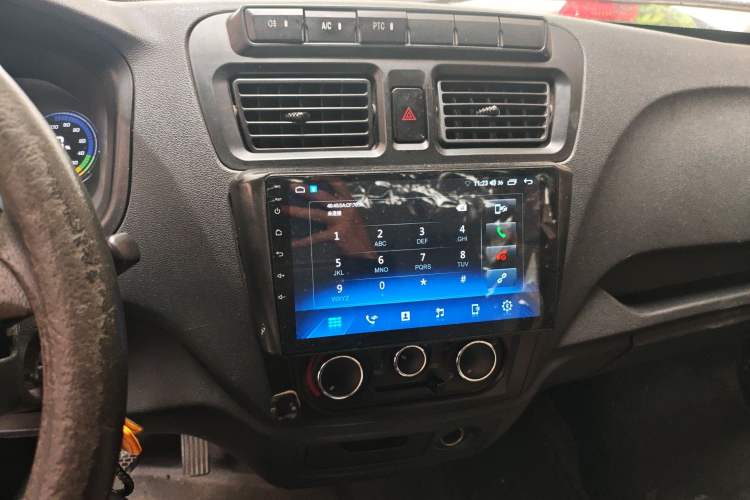 Used CHANGAN KAICHENG Ruixing EM60 2021 Pure Electric Van Transporter 60kW Audio And AC Panel