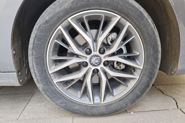 Used BYD Qin PLUS 2021 DM-i 120KM Prestige Model Right Front Wheel Hub