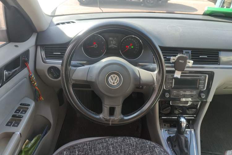 Used Volkswagen Bora 2013 1.6L Automatic Fashion Model
