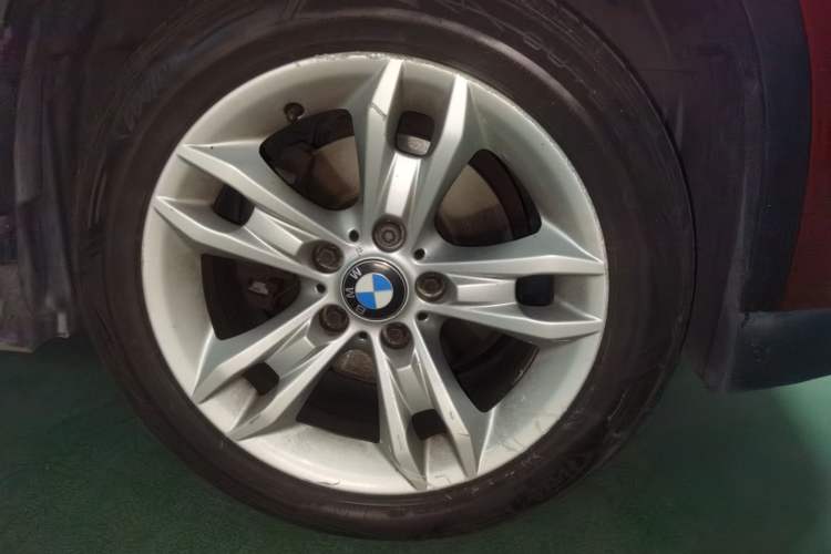 Used BMW X1 2012 xDrive20i Right Front Wheel Hub