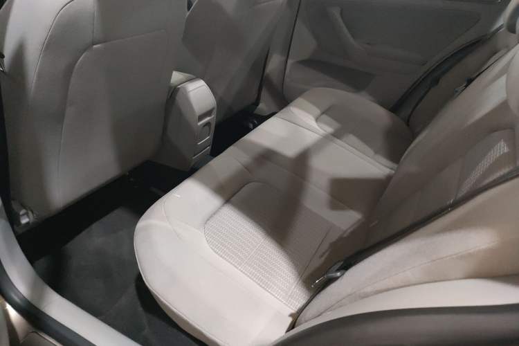 Used Volkswagen Bora 2014 1.6L Automatic Fashion Model