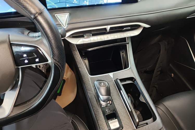 Used Venucia V 2021 260T Idol Edition
